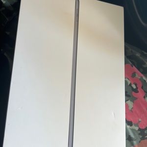 iPad 9th Gen 64GB WI-FI + Cellular